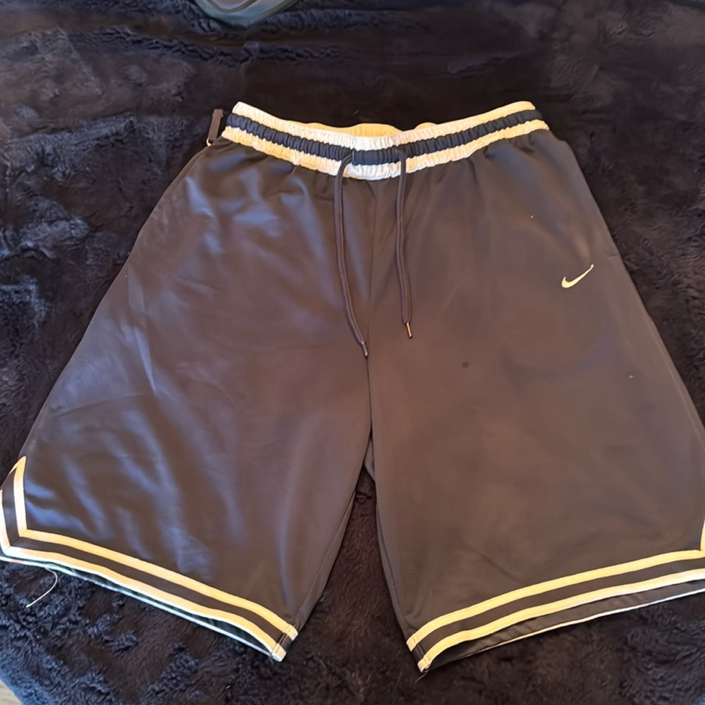 Nike Dri Fit Basketball Shorts.  Large.  Navy and White.